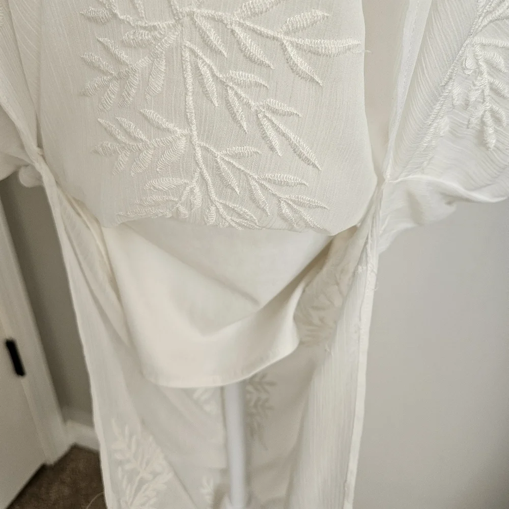 Zara Trafaluc Women's White Sheer Embroidered High Side Slits Maxi Skirt Waist